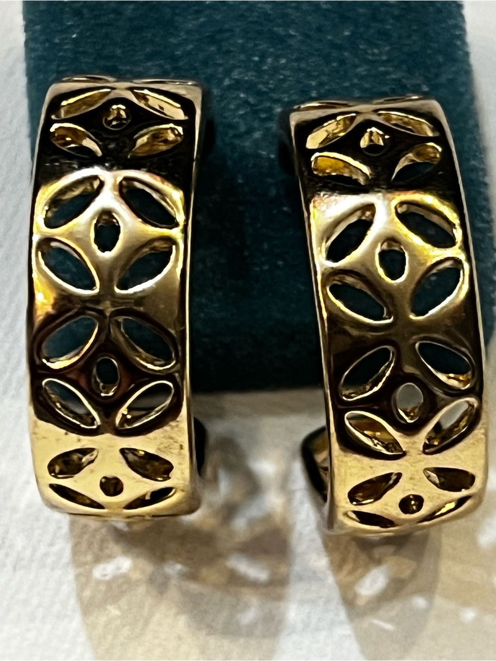 Vintage Gold-Tone Floral Cutout Hoop Earrings -